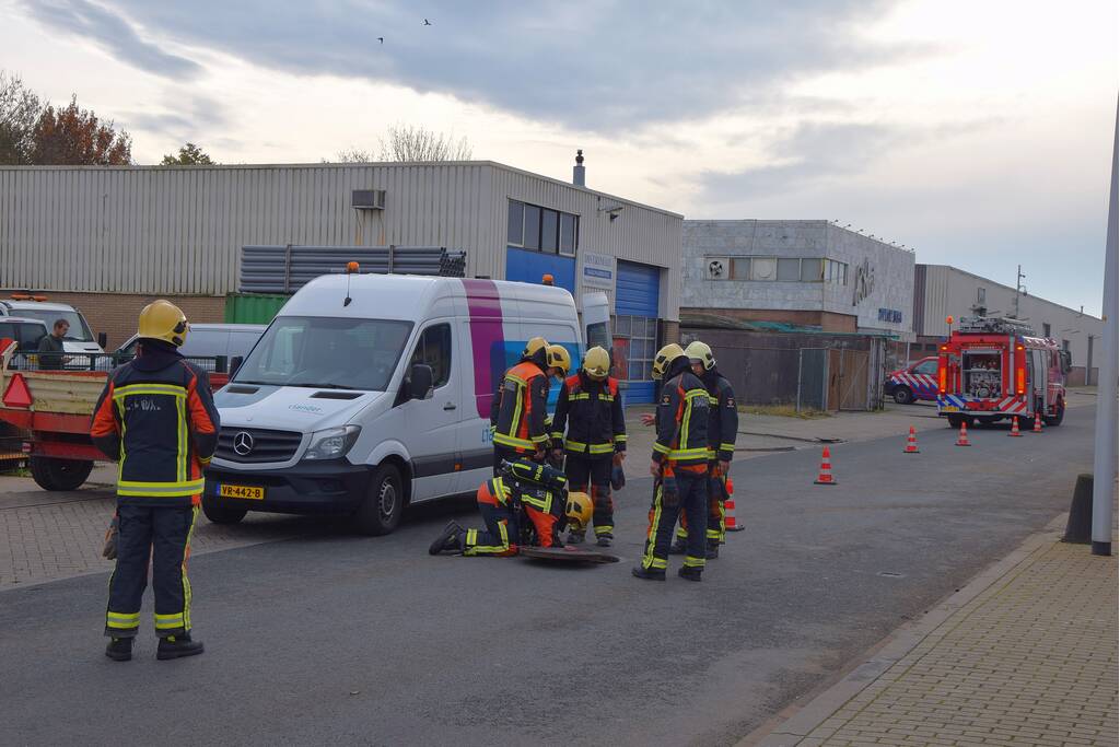 Gaslucht uit riolering op industrieterrein
