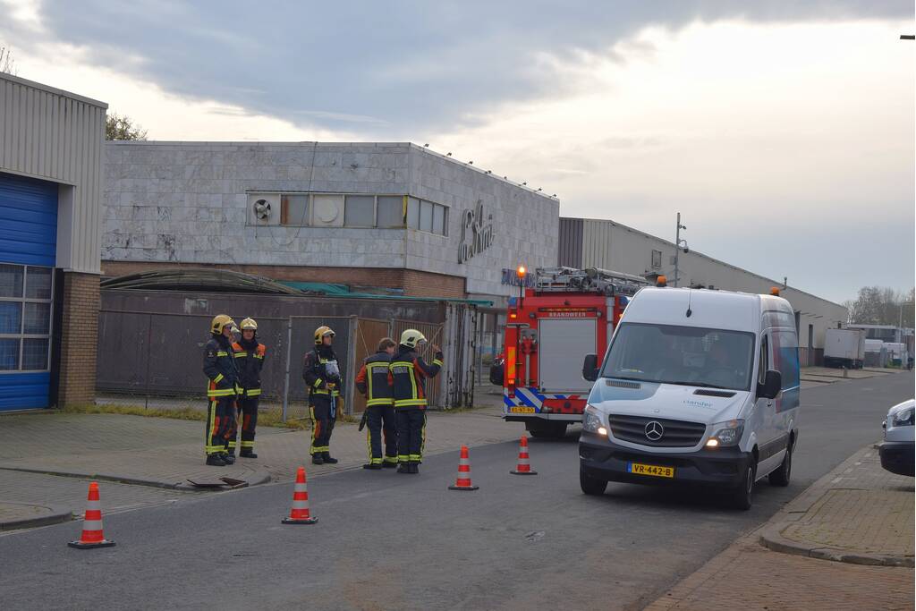 Gaslucht uit riolering op industrieterrein
