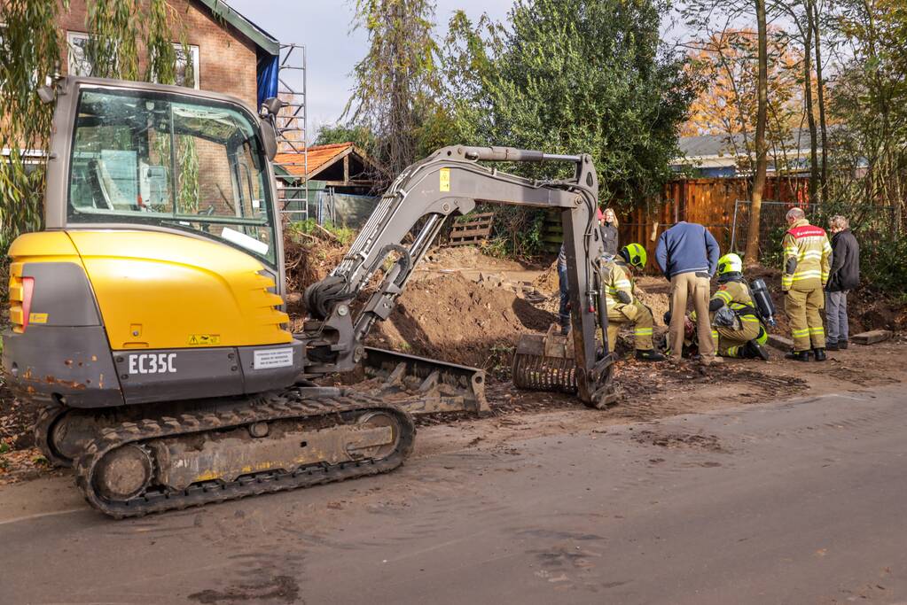 Graafmachine trek gasleiding kapot