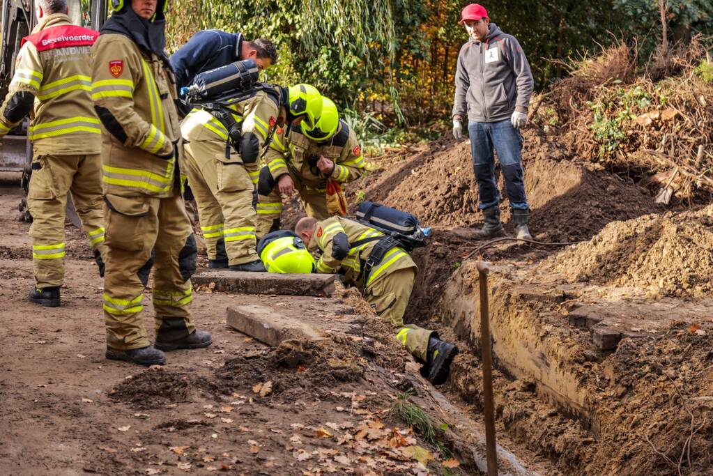Graafmachine trek gasleiding kapot