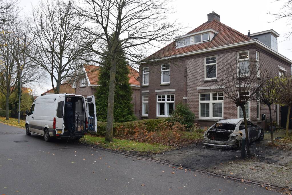 Politie onderzoek na autobrand