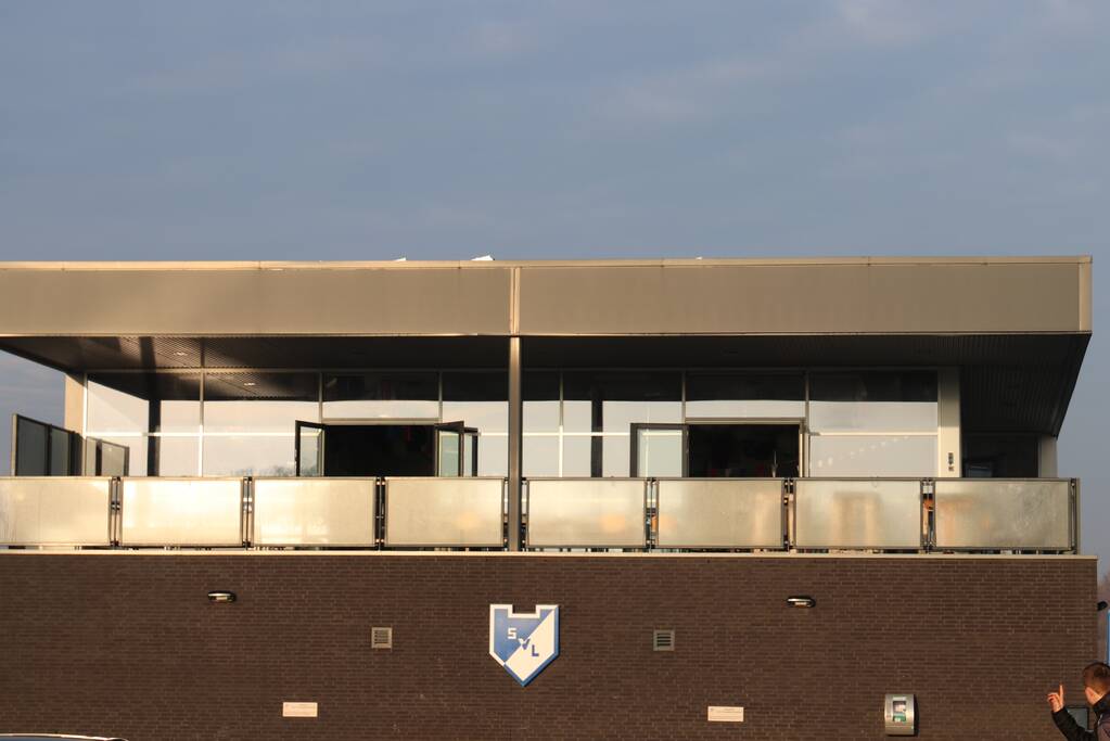 Brand in prullenbak van Sportvereniging SVL