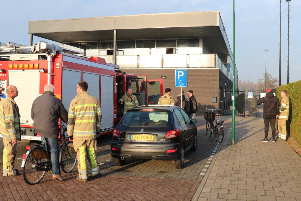 Brand in prullenbak van Sportvereniging SVL