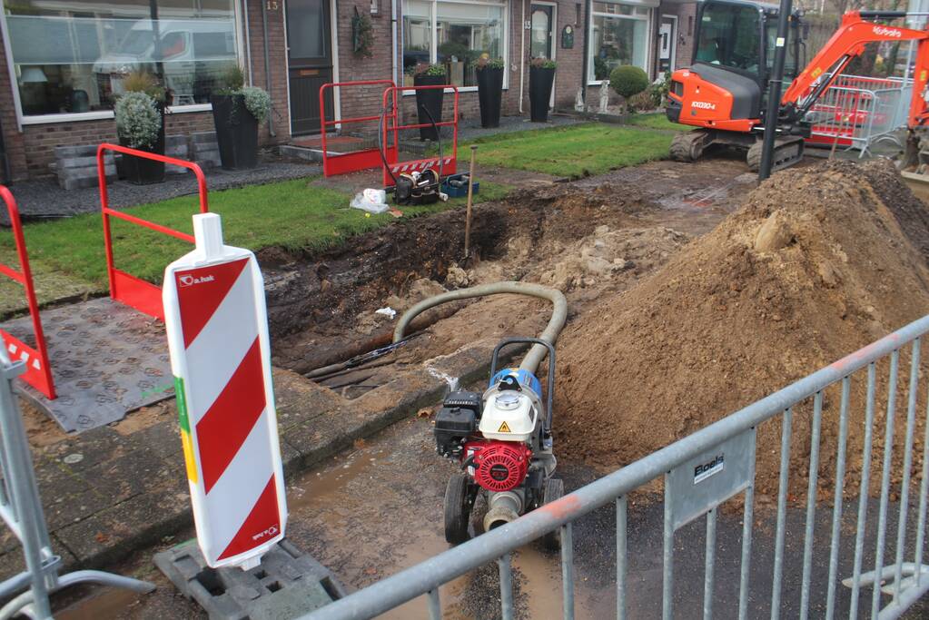 Waterleiding gesprongen bij graafwerkzaamheden