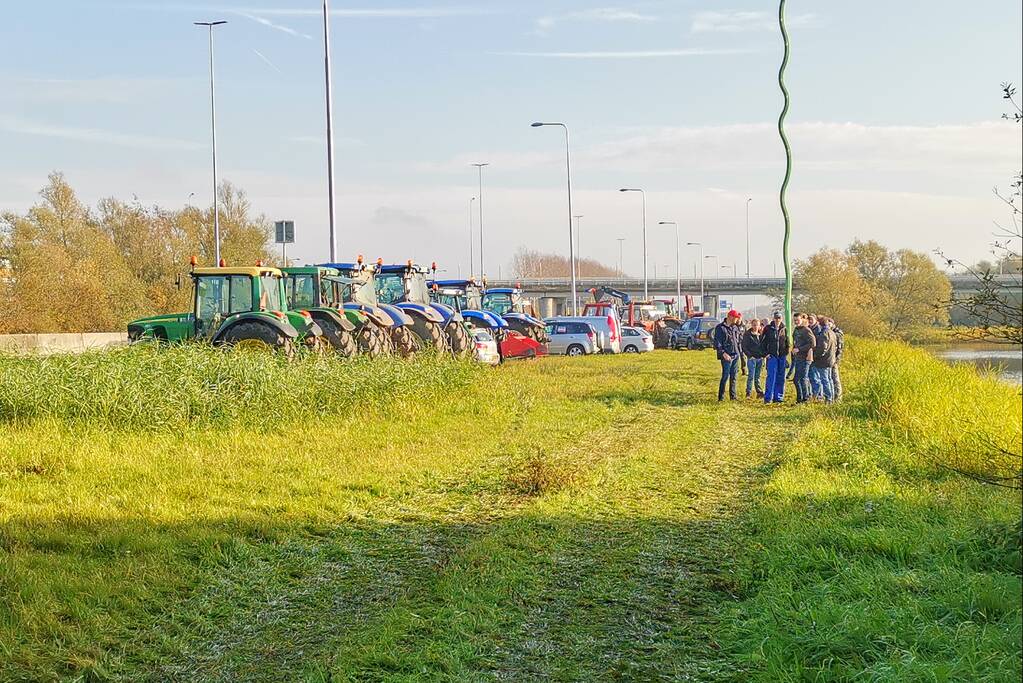 Boerenprotest knooppunt Maanderbroek