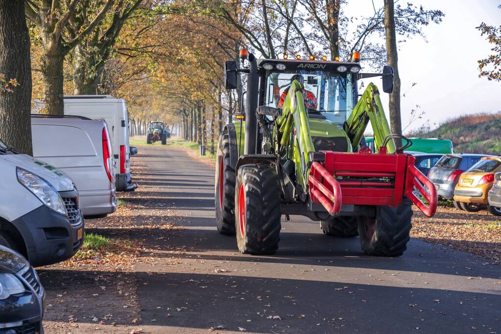 Boeren voeren actie langs snelwegen