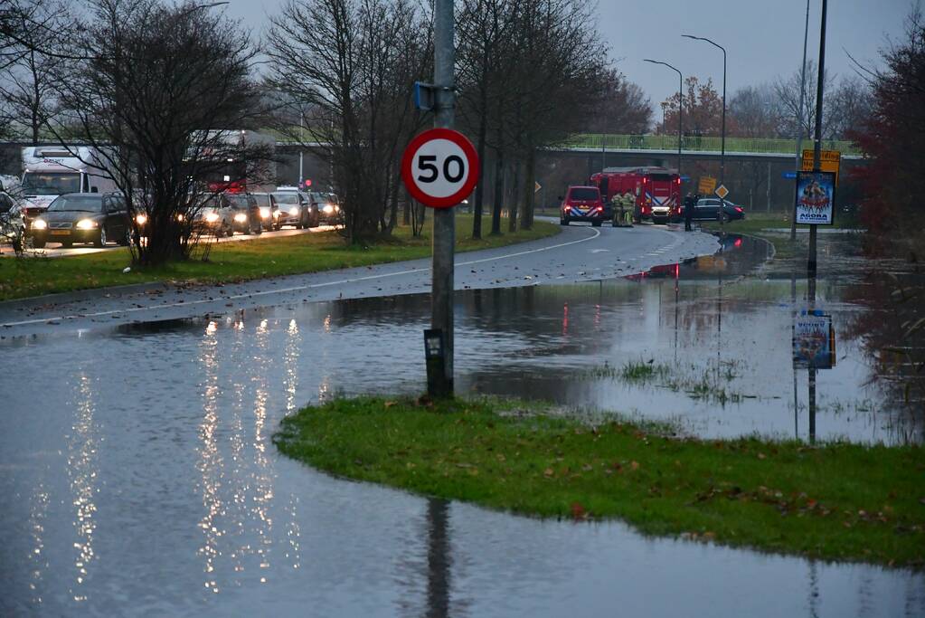 Groot deel stad zonder water na lek