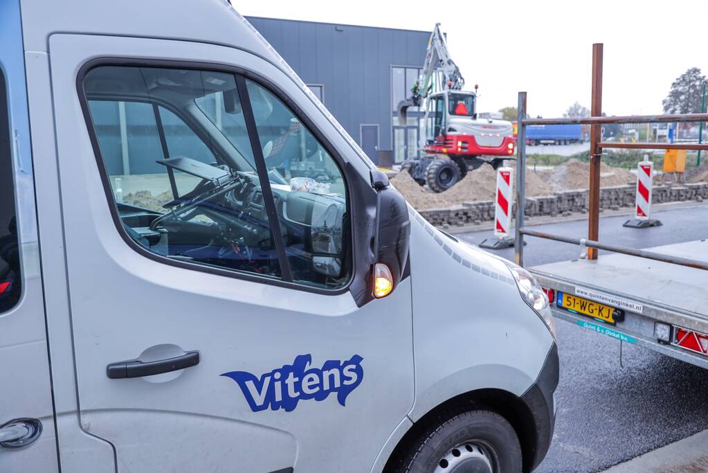 Waterleiding geraakt bij graafwerkzaamheden