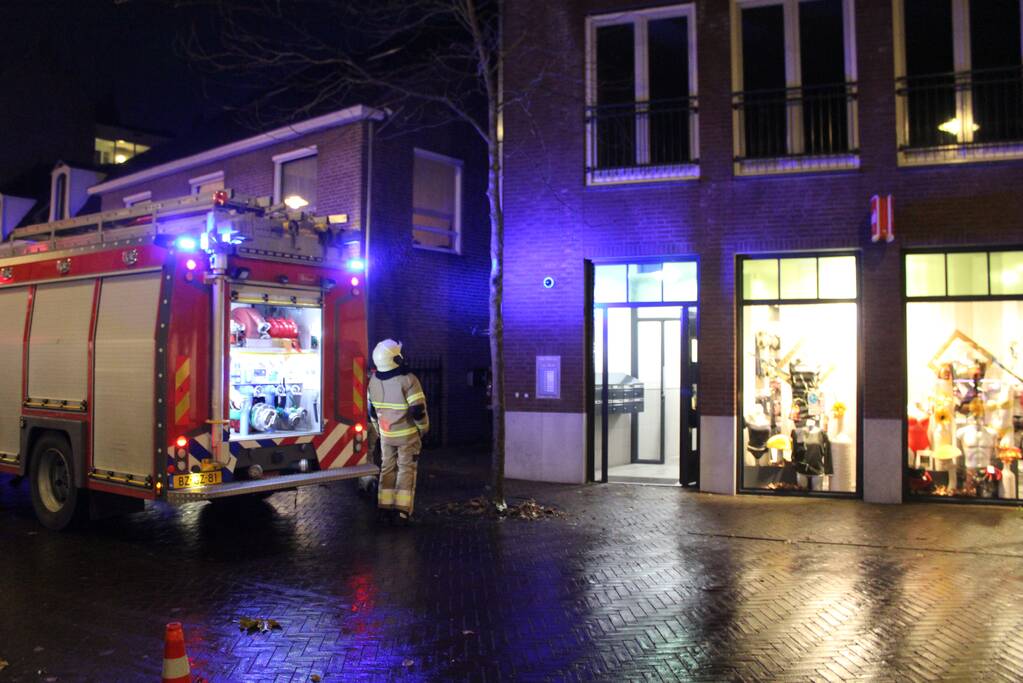 Brand door bouwlamp in appartement