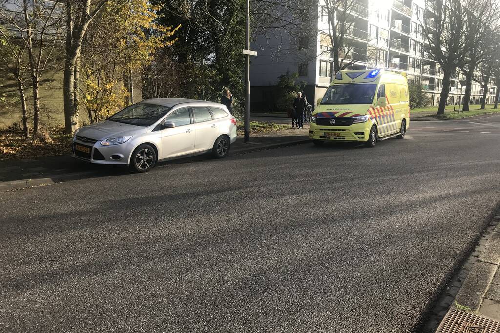 Fietser gewond na botsing met auto