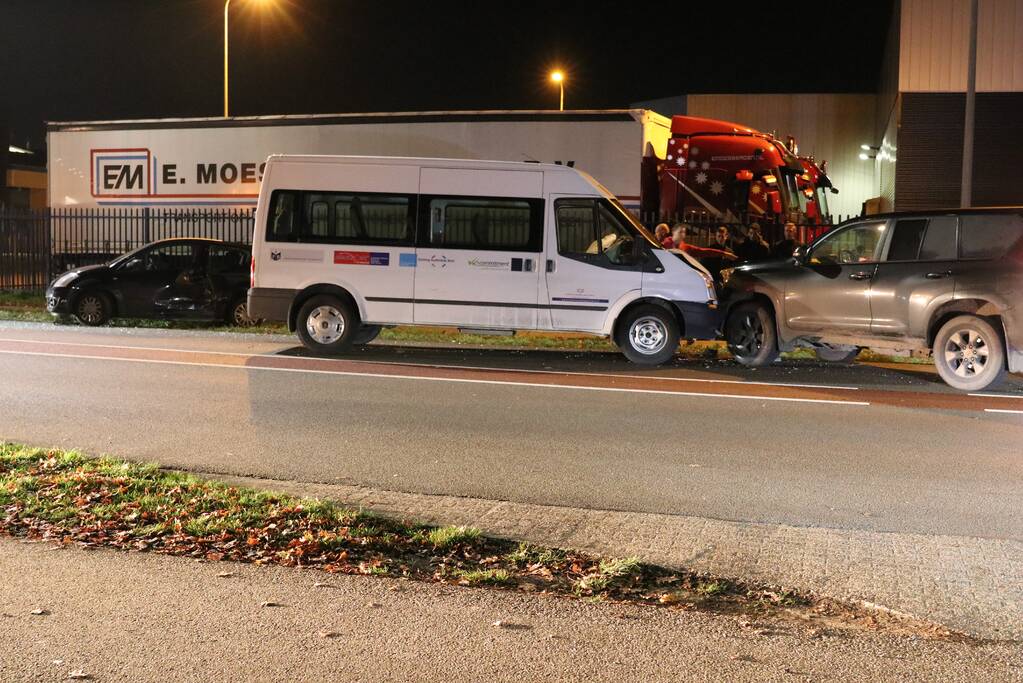 Meerdere voertuigen betrokken bij aanrijding
