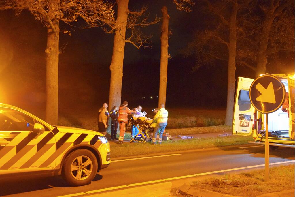Persoon zwaargewond aangetroffen op fietspad