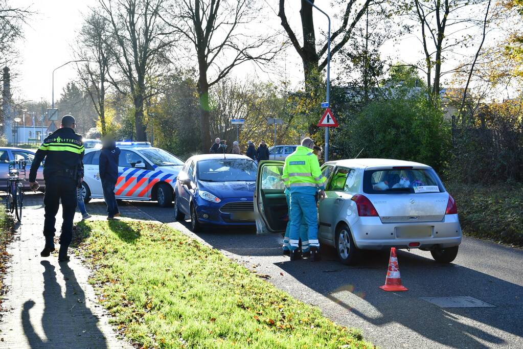 Gewonde en flinke schade na frontale aanrijding