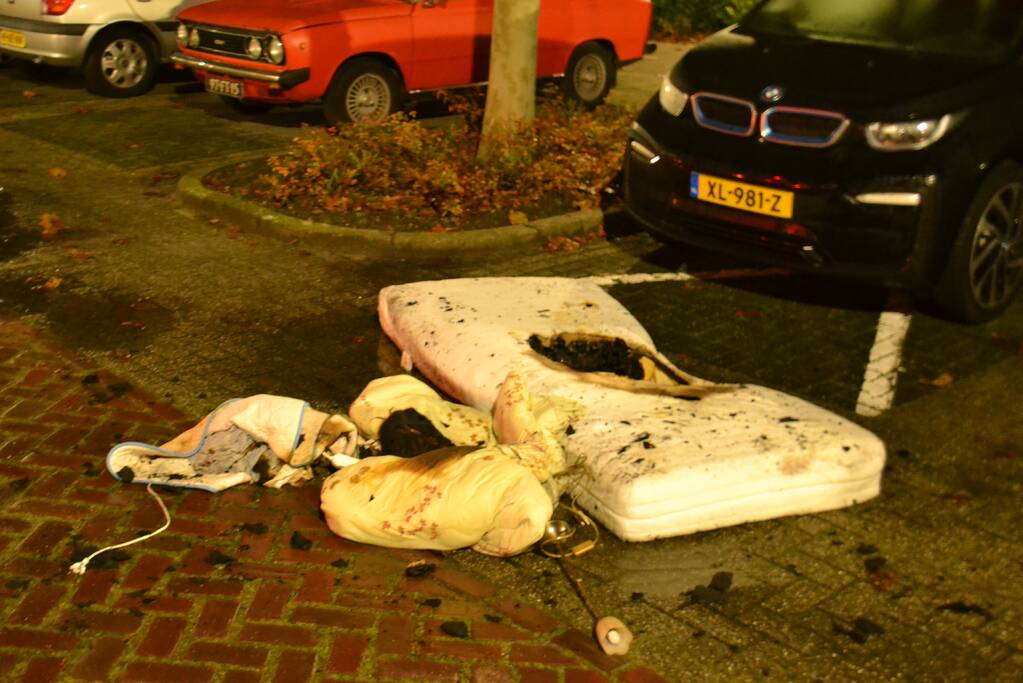 Matras vat vlam door elektrische deken