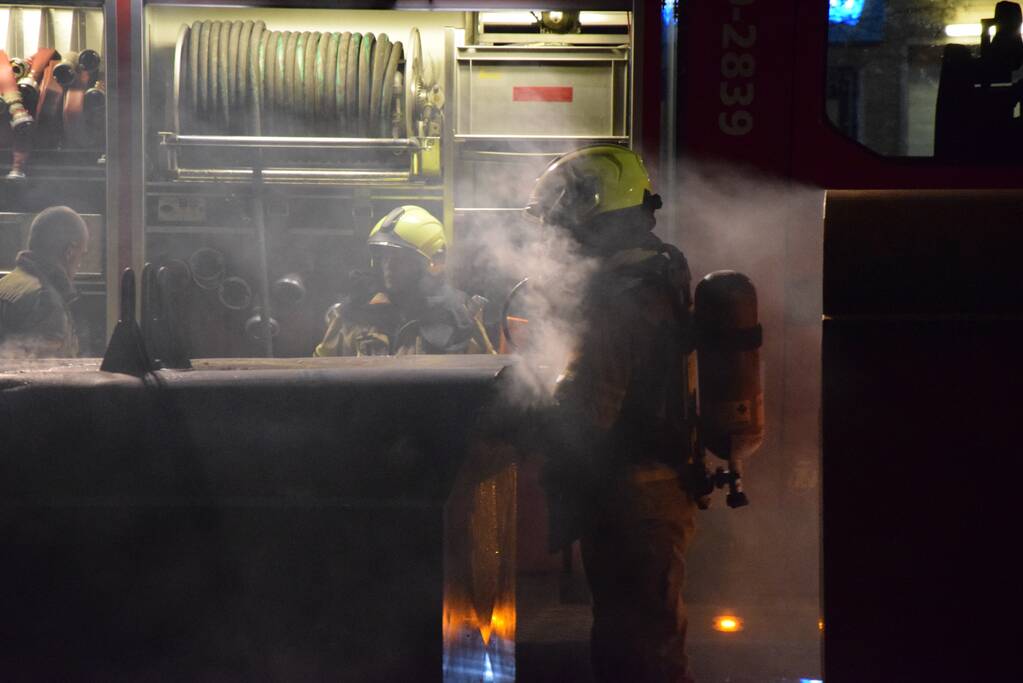 Papiercontainer in brand