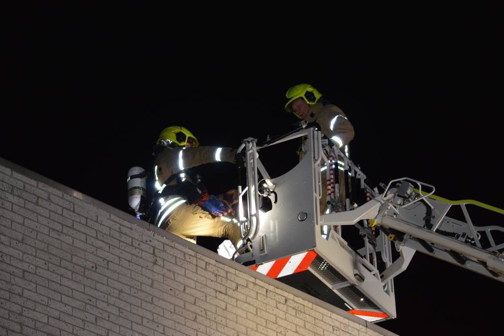 Brandweer onderzoekt vermoedelijke schoorsteenbrand