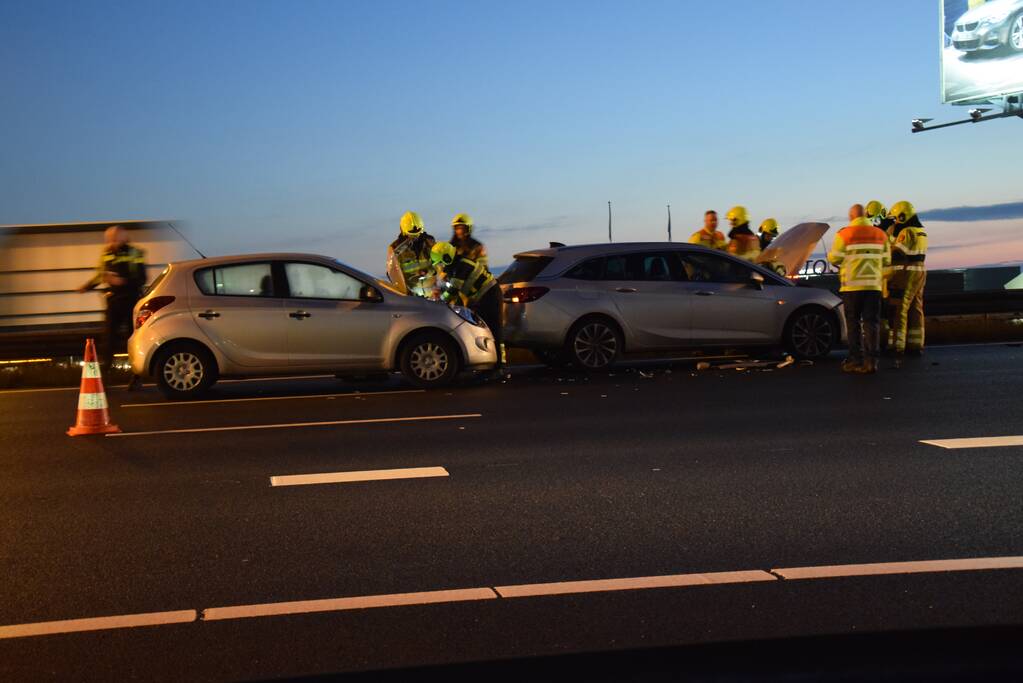 Kop-staart ongeval op snelweg