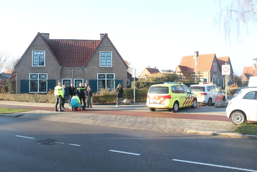 Overstekende fietser aangereden door auto