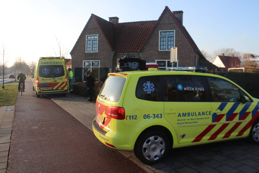 Overstekende fietser aangereden door auto