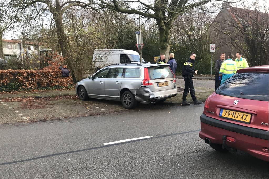 Flinke schade bij aanrijding op kruising