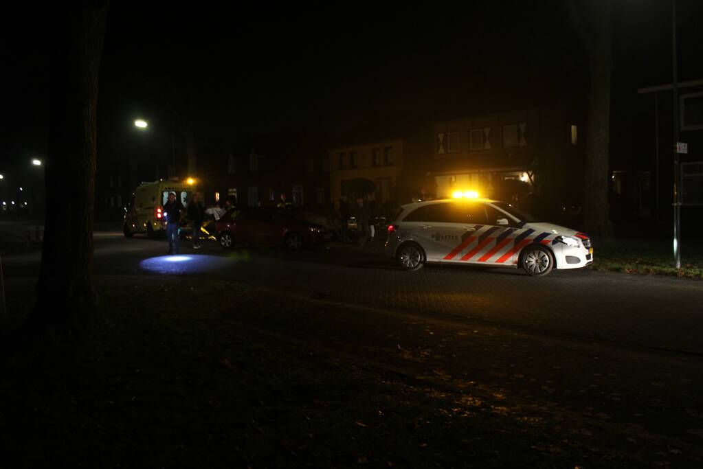 Bestuurder brommer gewond na aanrijding met auto