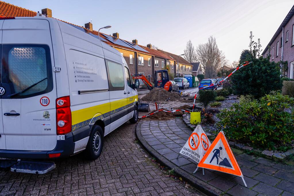 Straten in Langenoord opengebroken door leidingbreuken