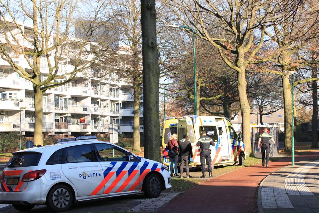 Fietsster lelijk ten val op oversteekplaats