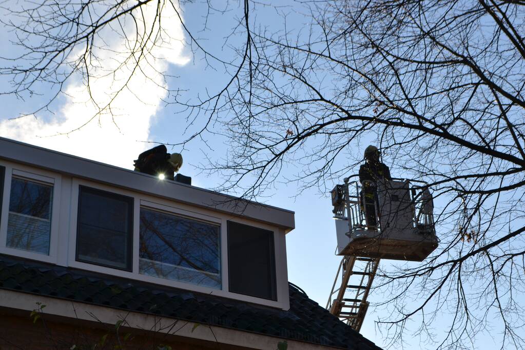 Fikse schoorsteenbrand in Binnenhof lastig te bereiken