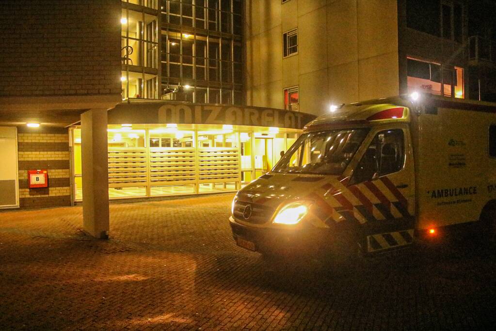 Persoon in woning flauwgevallen, mogelijk vergiftigd