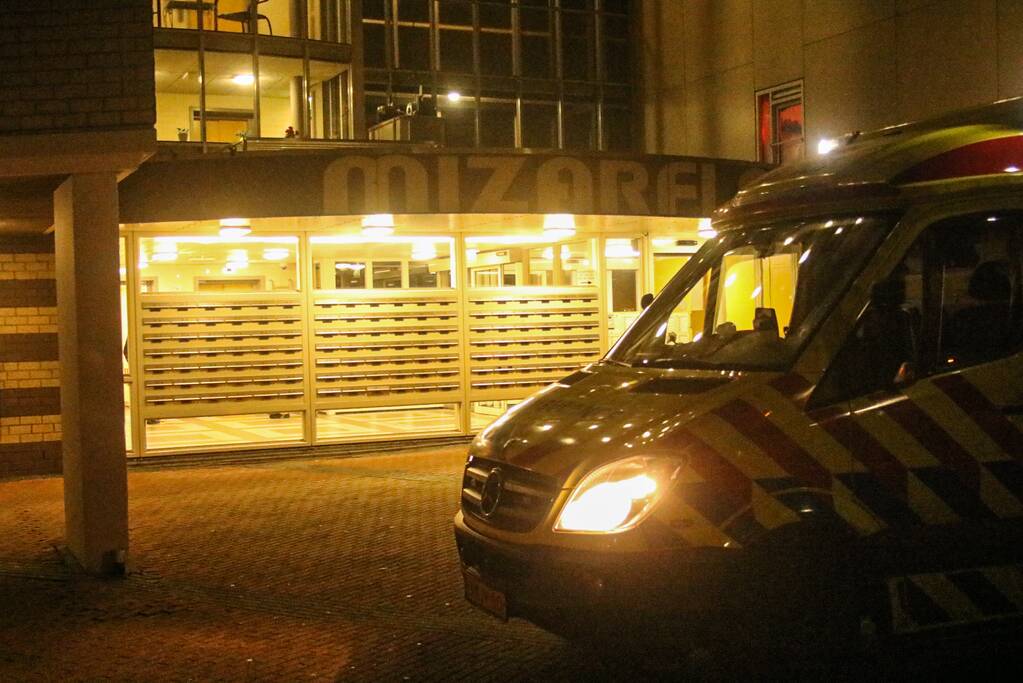 Persoon in woning flauwgevallen, mogelijk vergiftigd