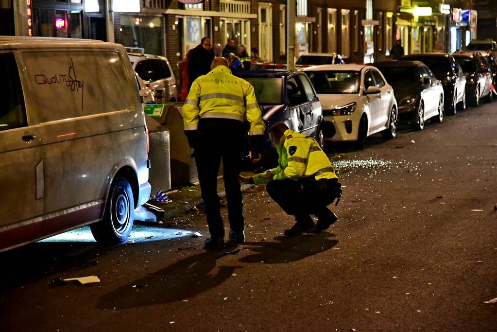 Voetganger geschept door auto, slachtoffer zwaargewond
