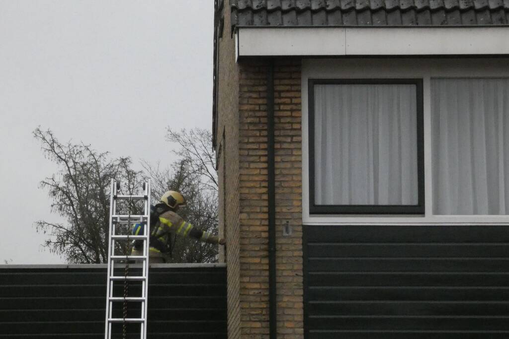 Smeulend materiaal in wasdroger zorgt voor inzet brandweer