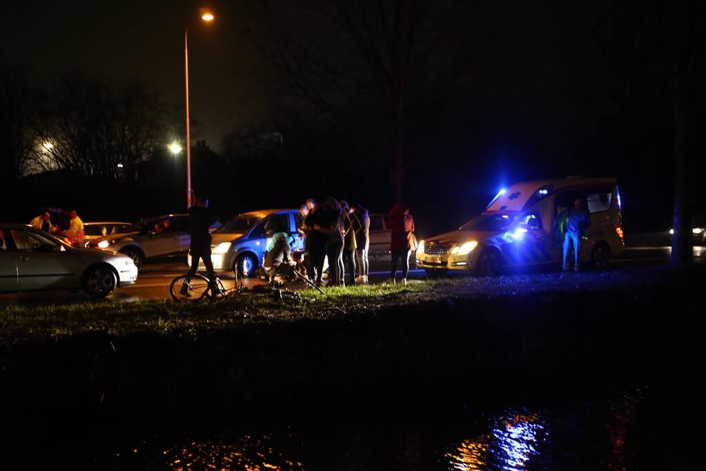 Twee fietsers geschept op kruising, één slachtoffer zwaargewond