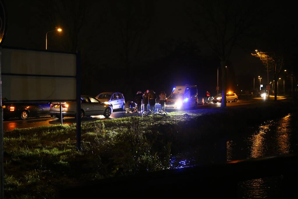 Twee fietsers geschept op kruising, één slachtoffer zwaargewond