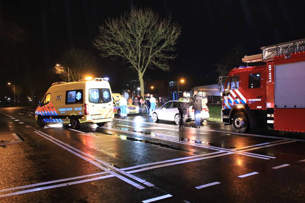 Twee fietsers geschept op kruising, één slachtoffer zwaargewond