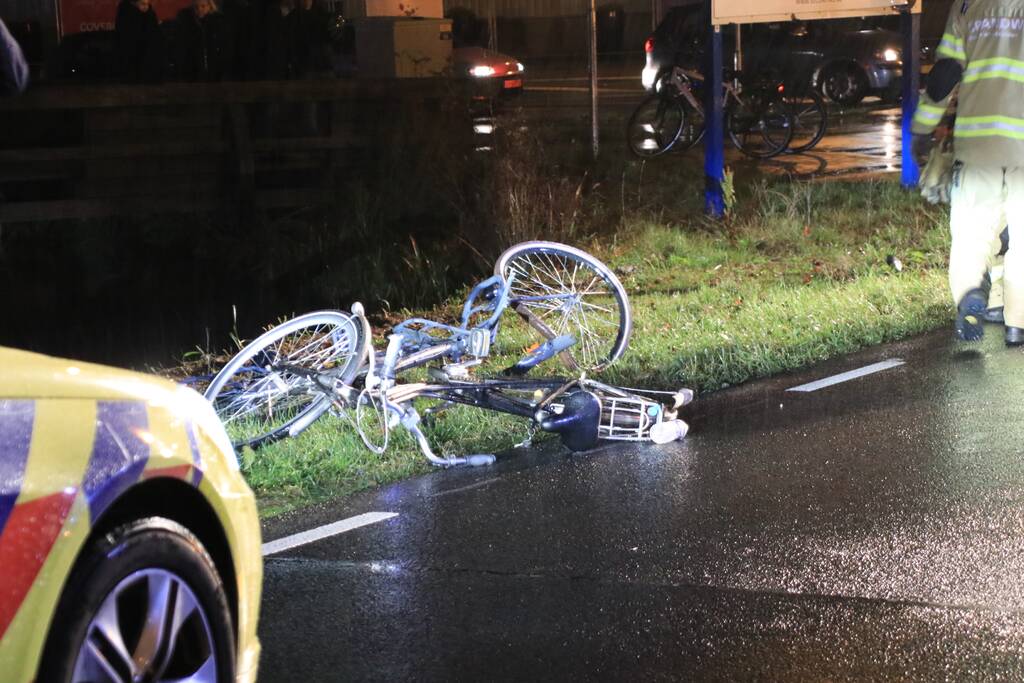 Twee fietsers geschept op kruising, één slachtoffer zwaargewond