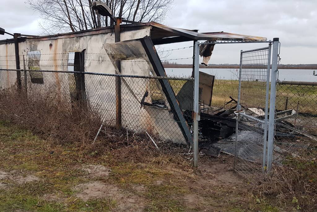 Chalet volledig verwoest door brand