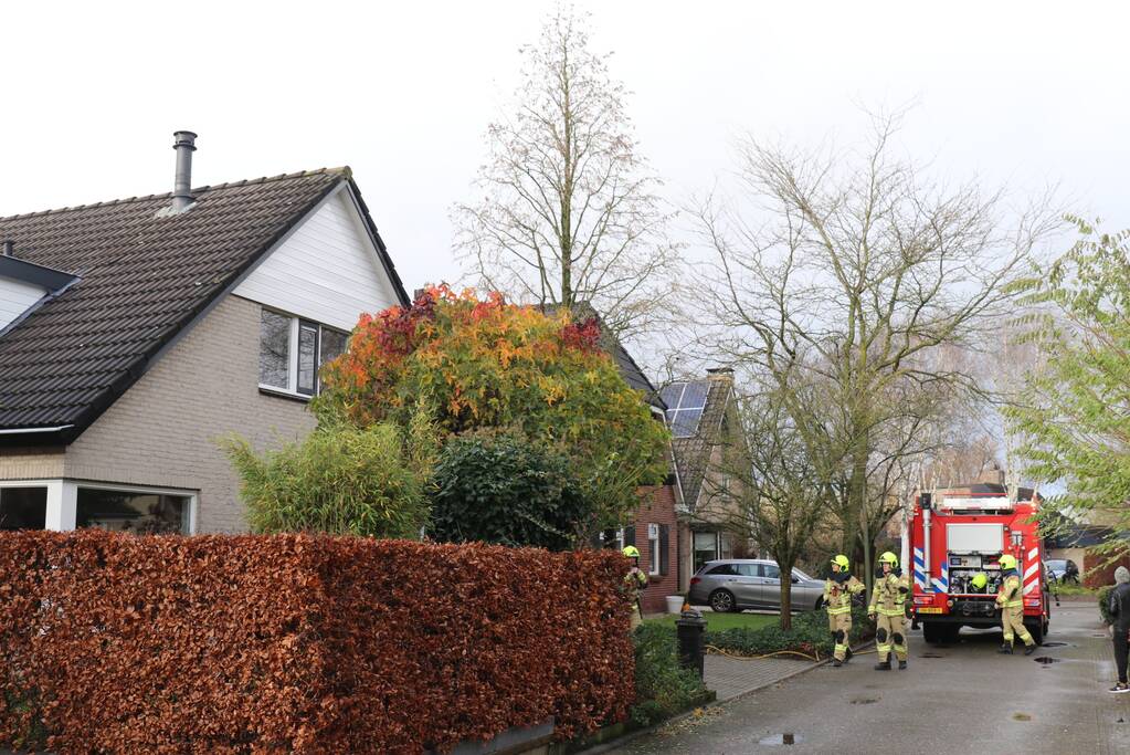 Veel rook bij schoorsteenbrand