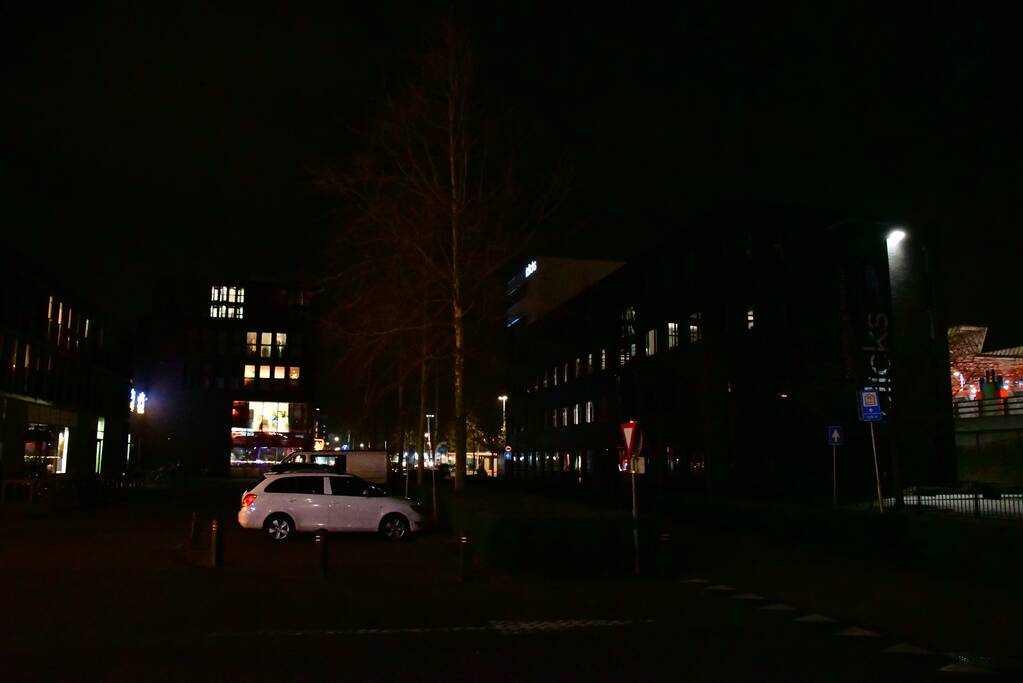 Restaurants en theater in donker na stroomstoring