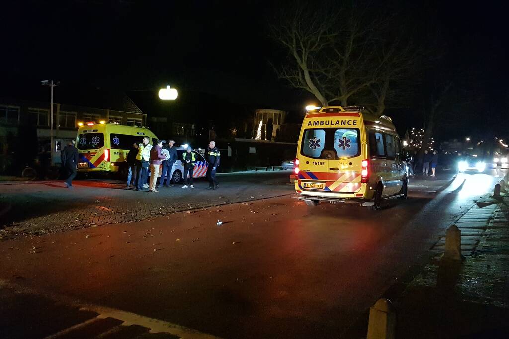 Bestuurder zwaargewond na eenzijdige aanrijding tegen boom