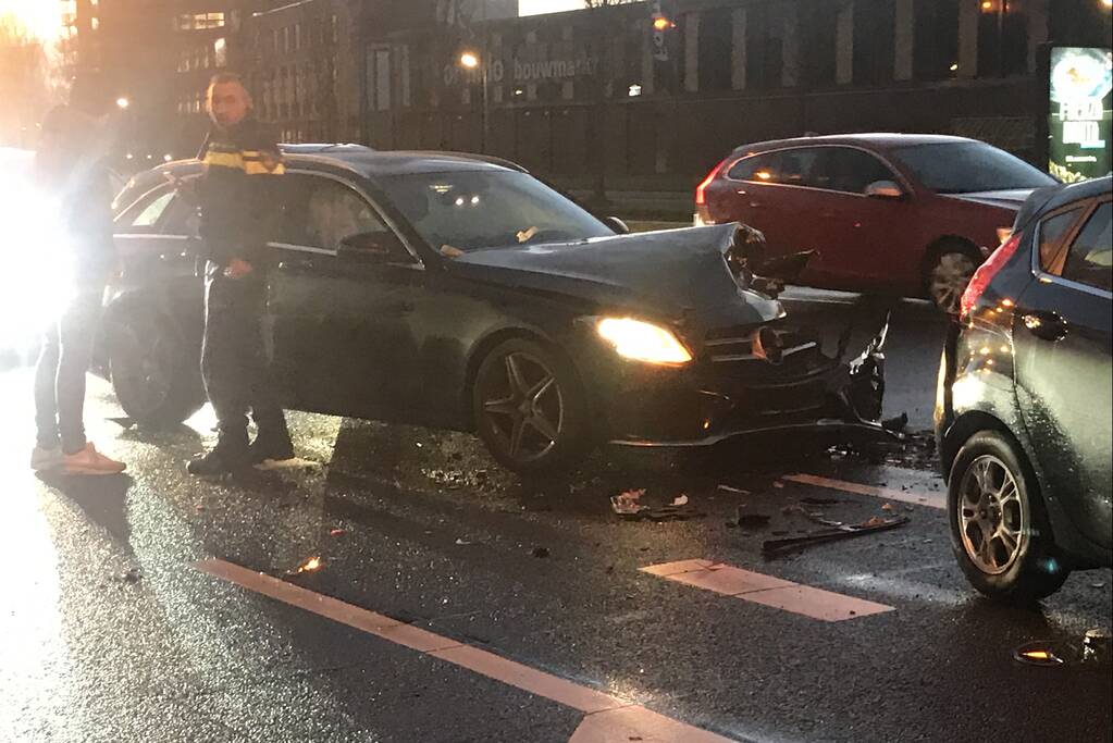 Vier auto's betrokken bij aanrijding