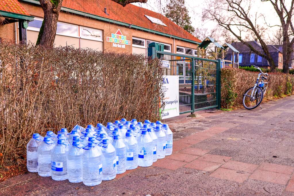 Noodvoorzieningen voor basisschool en woningen na zoveelste leidingbreuk