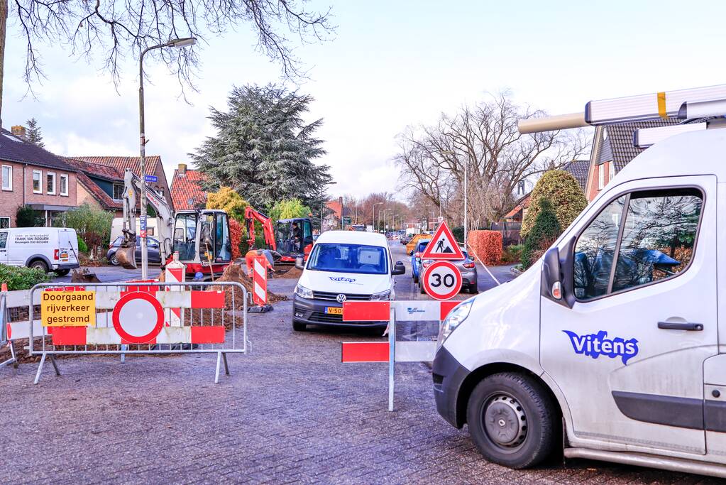 Noodvoorzieningen voor basisschool en woningen na zoveelste leidingbreuk