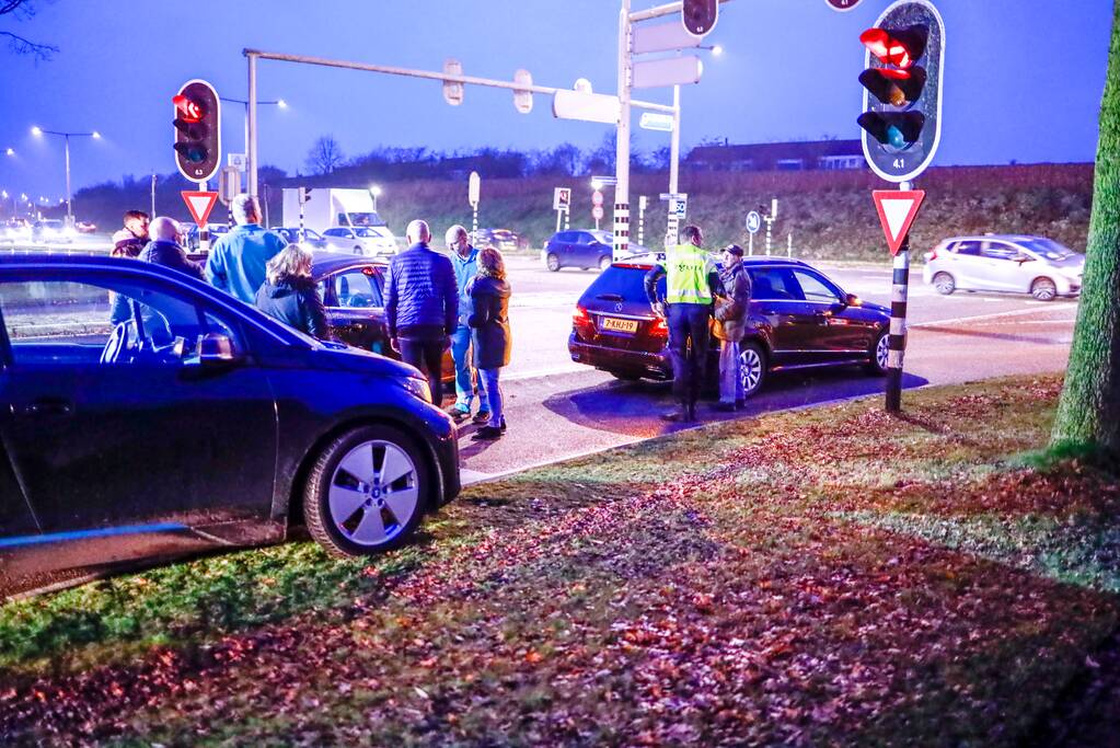 Meerdere voertuigen betrokken bij kop-staartbotsing
