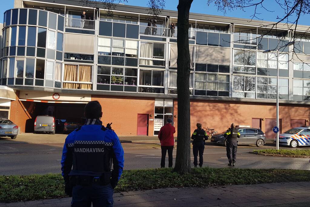Agressieve man weigert woning te verlaten; arrestatieteam ingezet