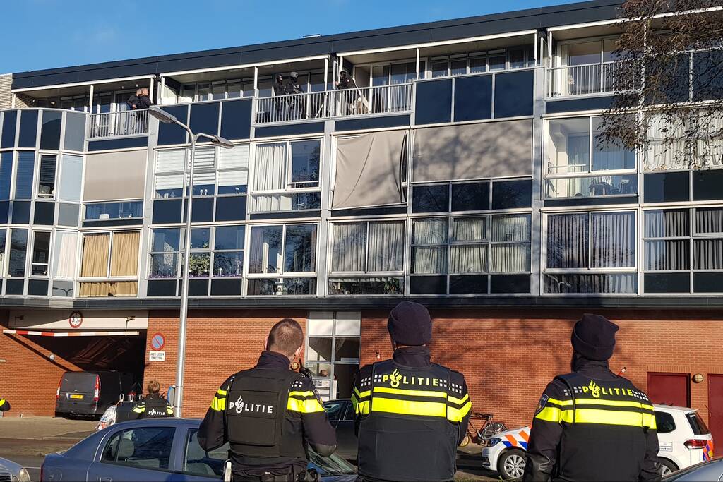 Agressieve man weigert woning te verlaten; arrestatieteam ingezet