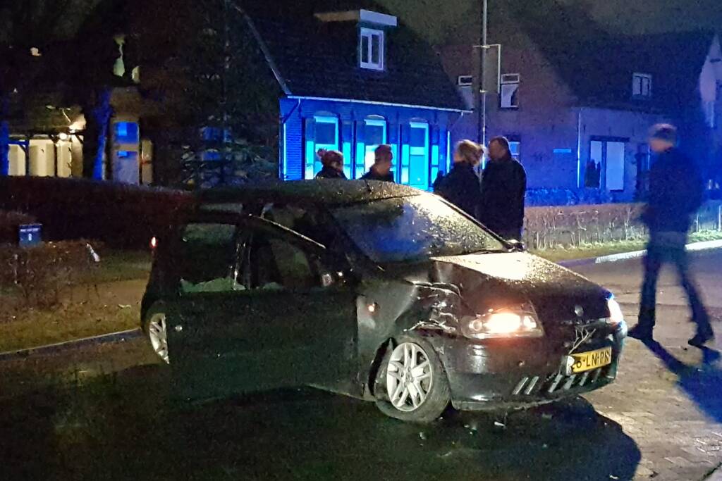 Inzittenden met de schrik vrij na eenzijdige aanrijding