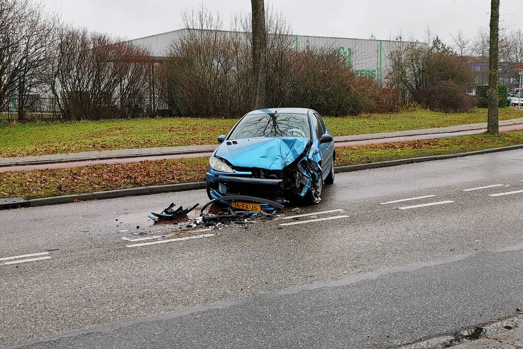 Flinke schade na aanrijding met vrachtwagen