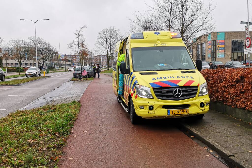 Fietser aangereden door personenauto