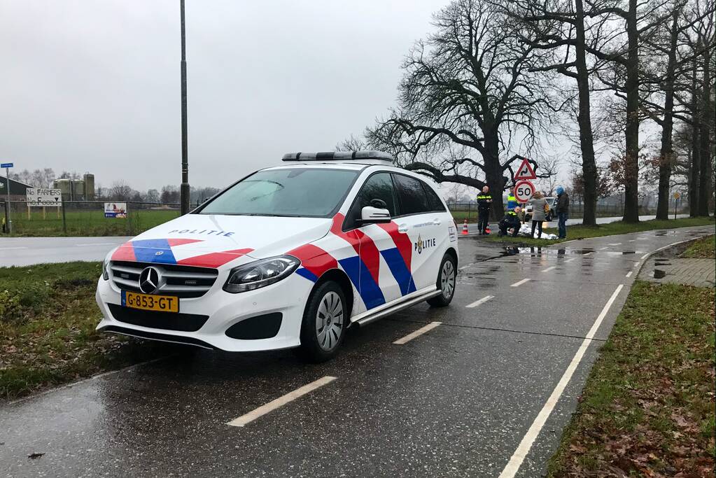 Voetganger aangereden, fietser rijdt door